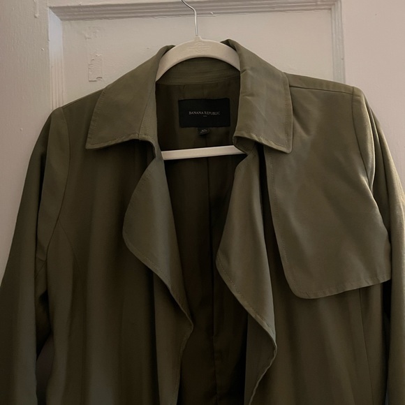 Banana Republic Trench Jacket ( olive green 🫒 ) - Picture 2 of 6